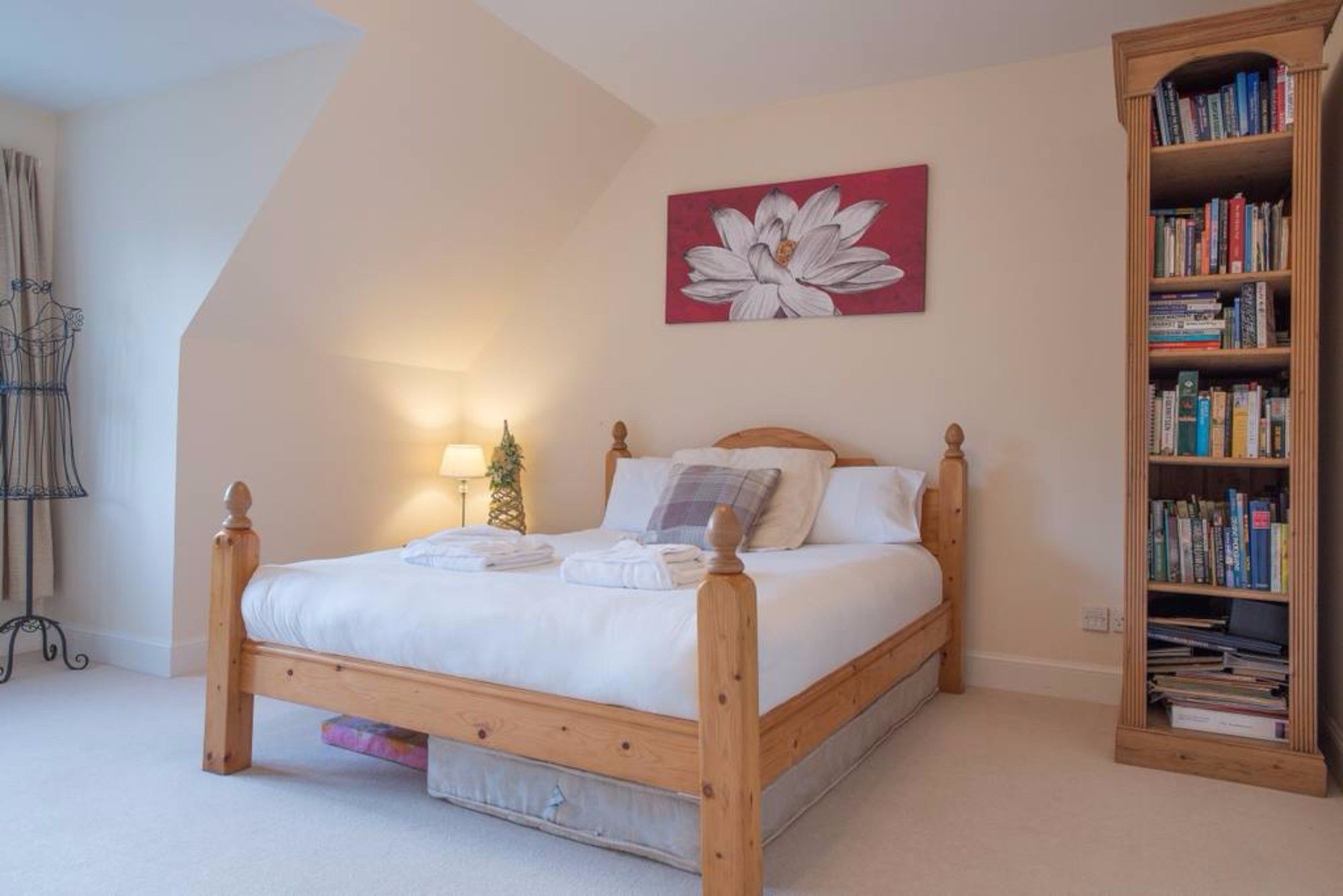 5 Bedroom House With Free Parking Apartment *